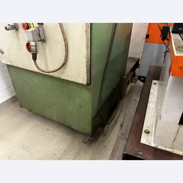 goed onderhouden technische uitrusting van het havengebied-6