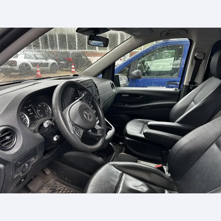 div. Werkstatteinrichtung sowie Fahrzeuge aus dem Hafenumfeld-6