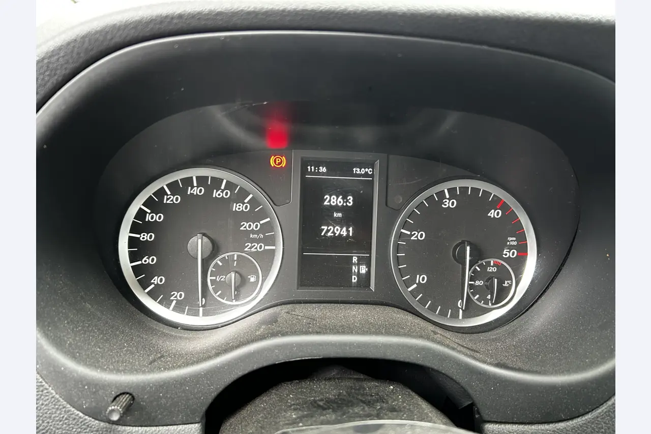 div. Werkstatteinrichtung sowie Fahrzeuge aus dem Hafenumfeld-7