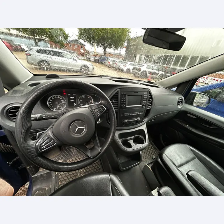div. Werkstatteinrichtung sowie Fahrzeuge aus dem Hafenumfeld-8