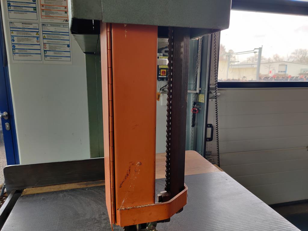 Equipos de taller y fontanería de la zona portuaria-10