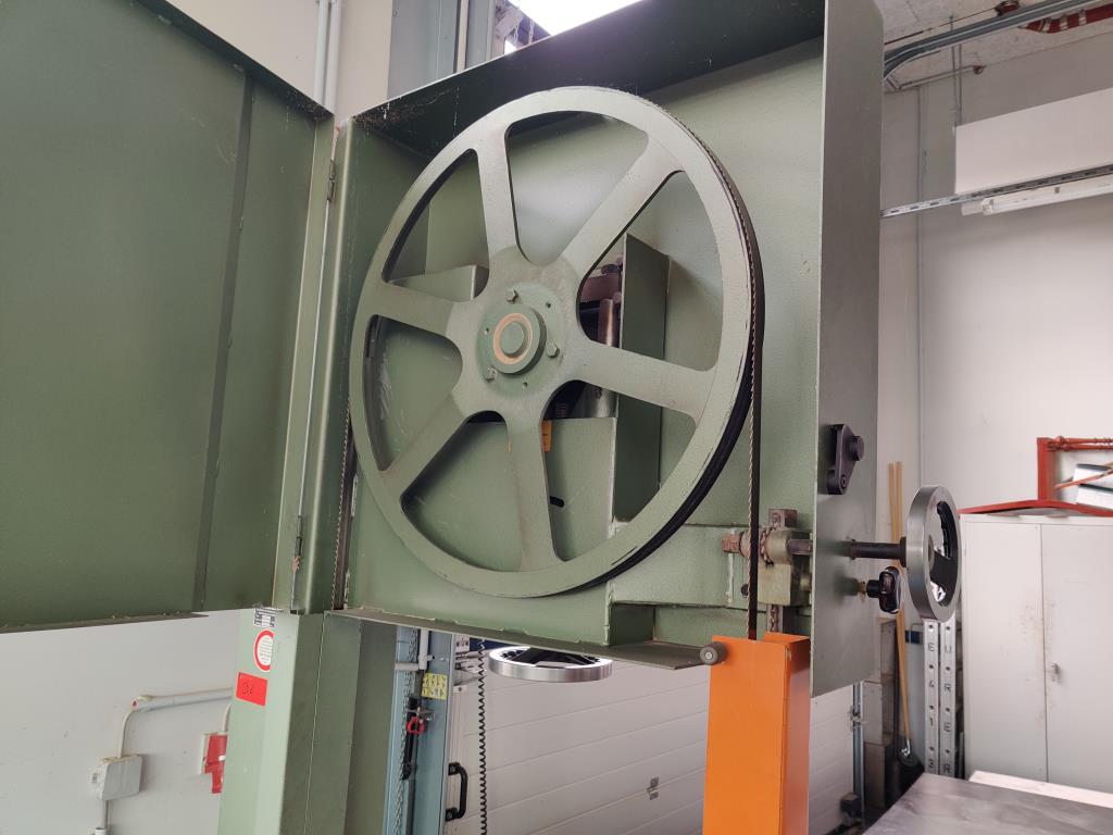 Equipos de taller y fontanería de la zona portuaria-11