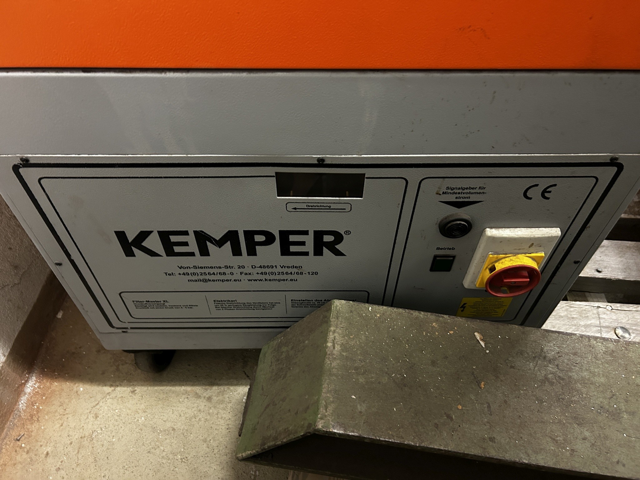 Equipos de taller y fontanería de la zona portuaria-3