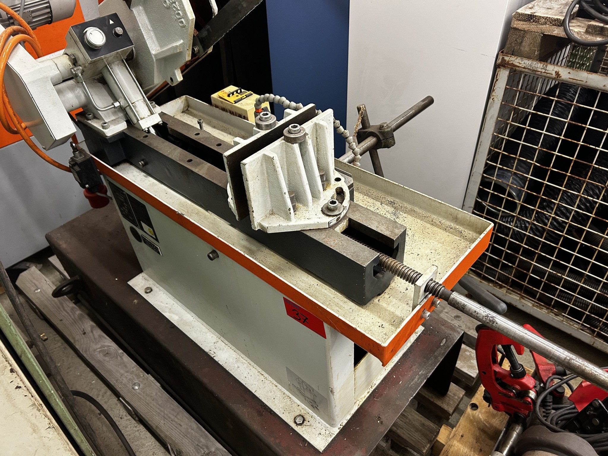 Werkstatt/ Klempnereinrichtung aus dem Hafenumfeld-3