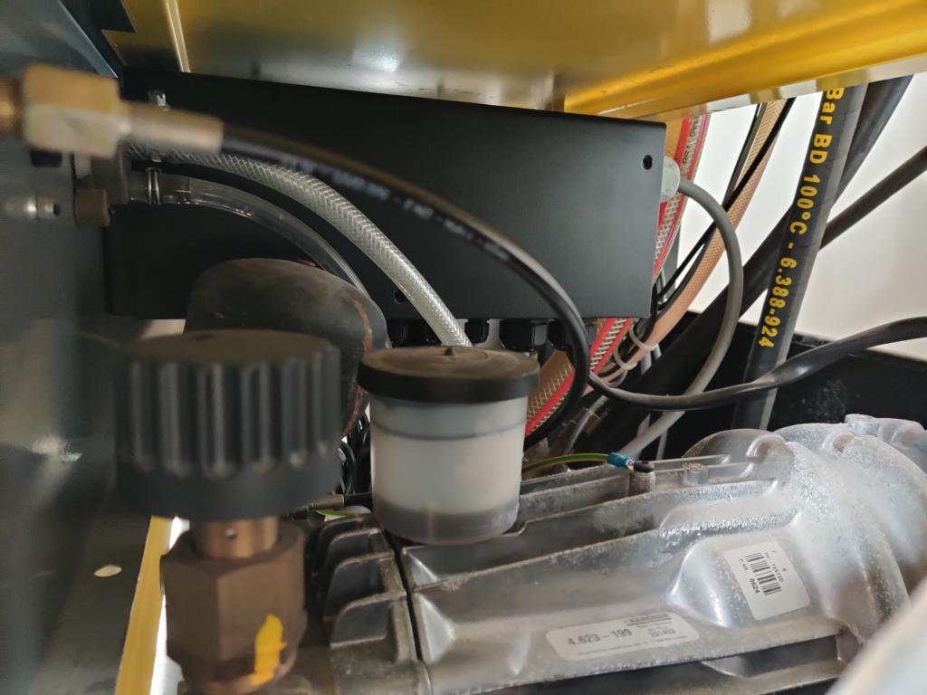 Wyposażenie warsztatowe/kanalizacyjne z terenu portu-17