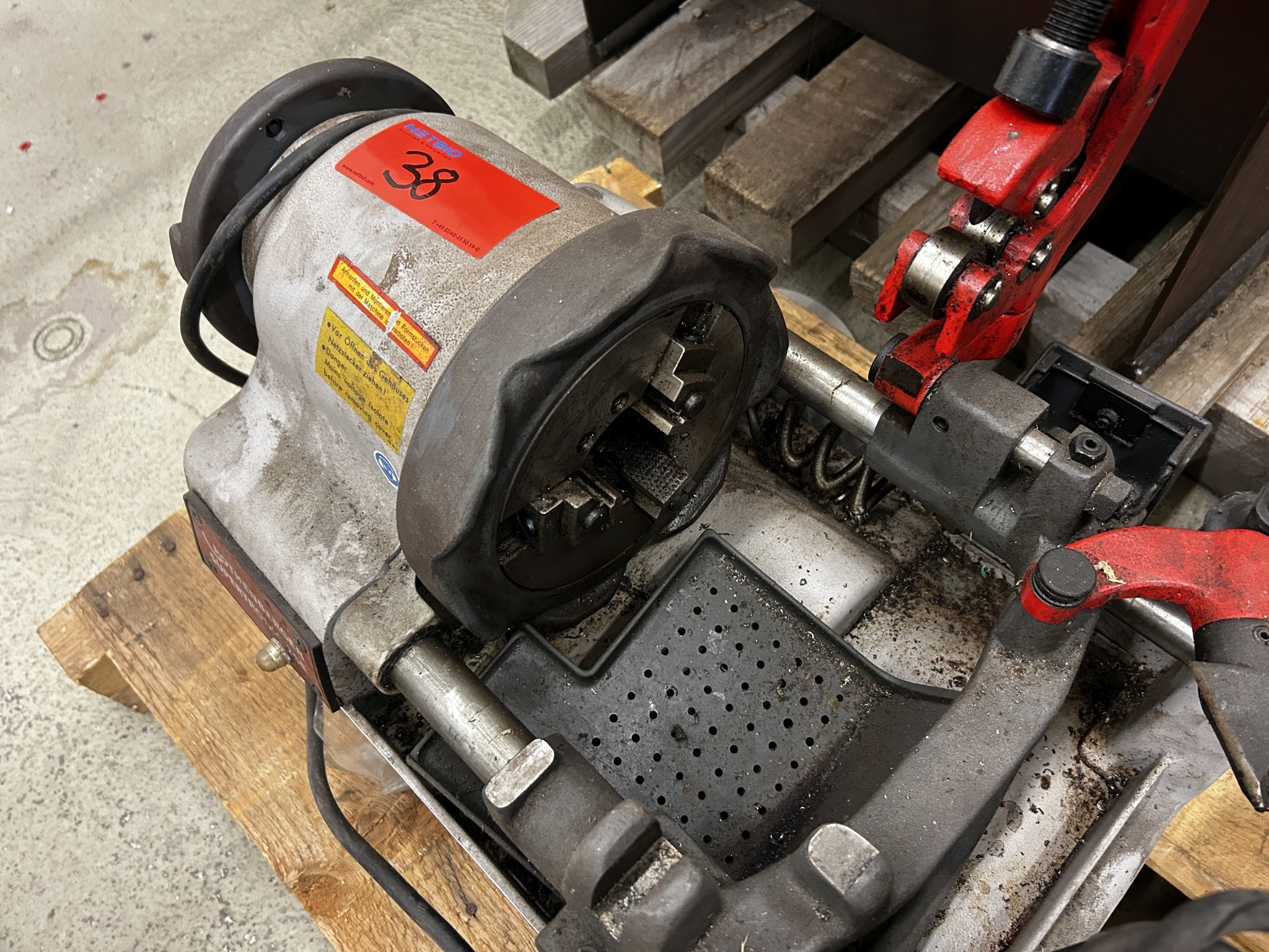 Wyposażenie warsztatowe/kanalizacyjne z terenu portu-4