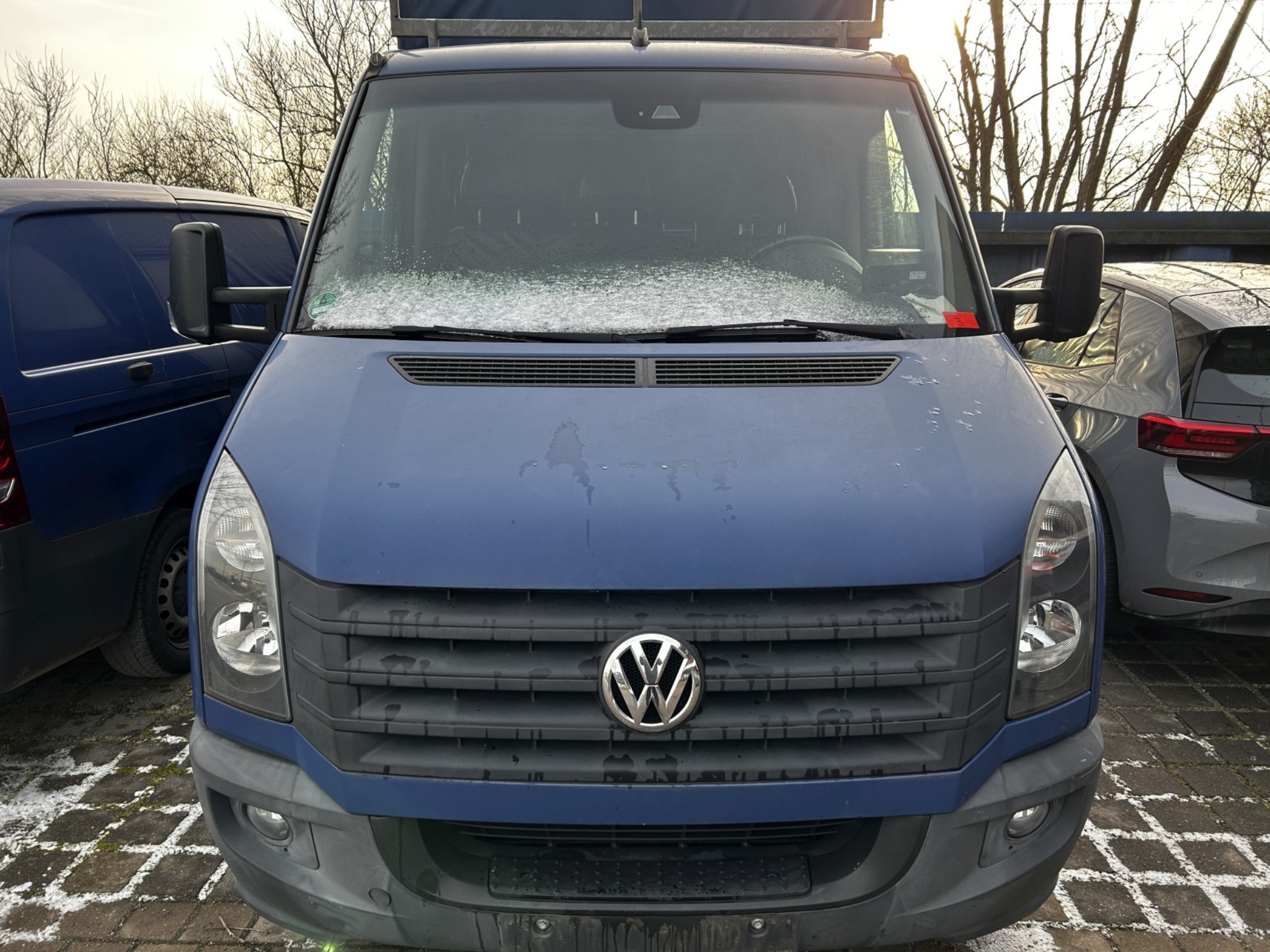 Různé vybavení jídelny a dílny z oblasti přístavu-1