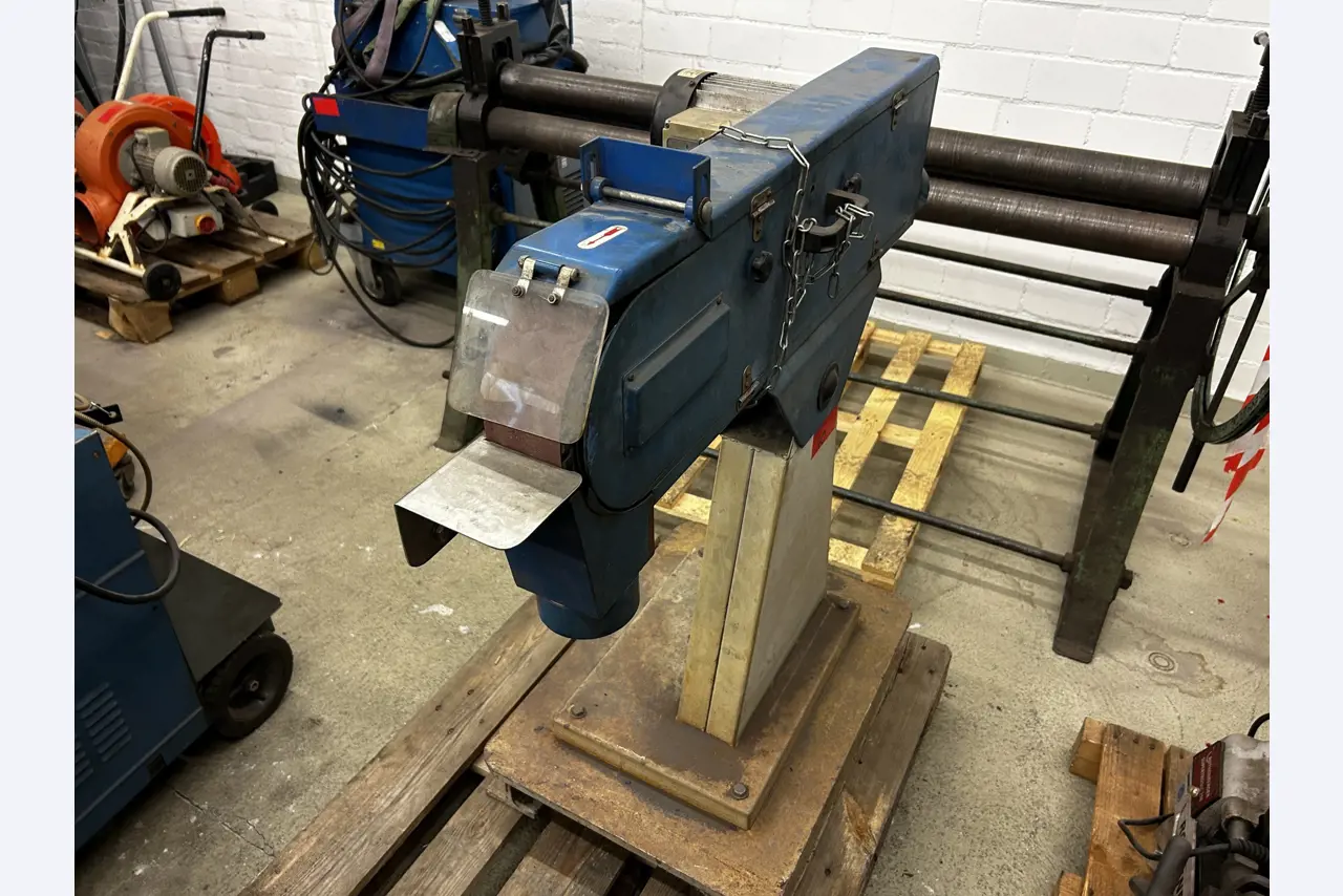 goed onderhouden technische uitrusting van het havengebied-1