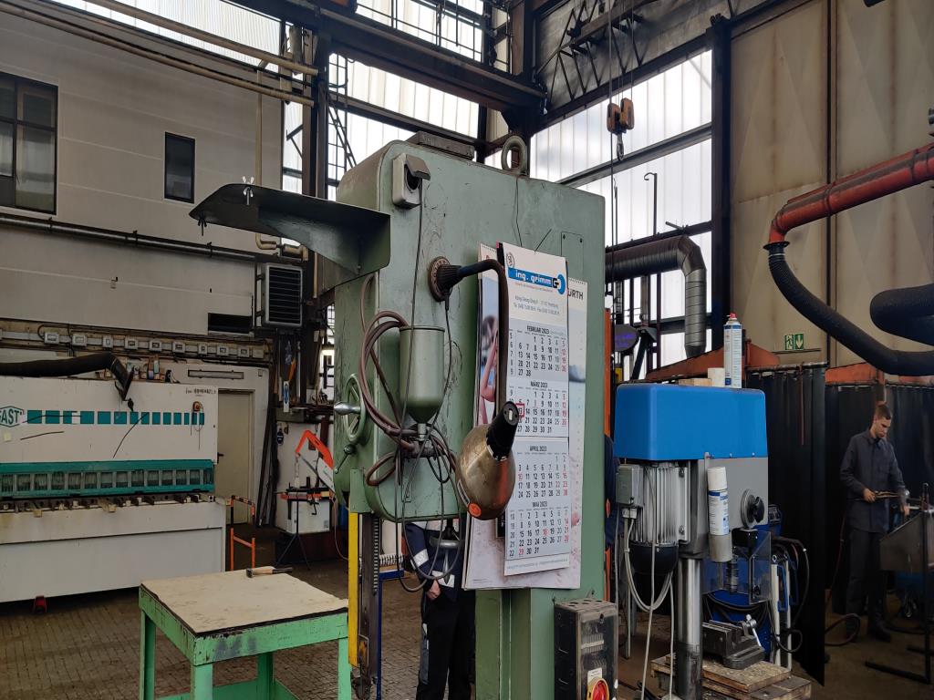 Equipos de taller y fontanería de la zona portuaria-10