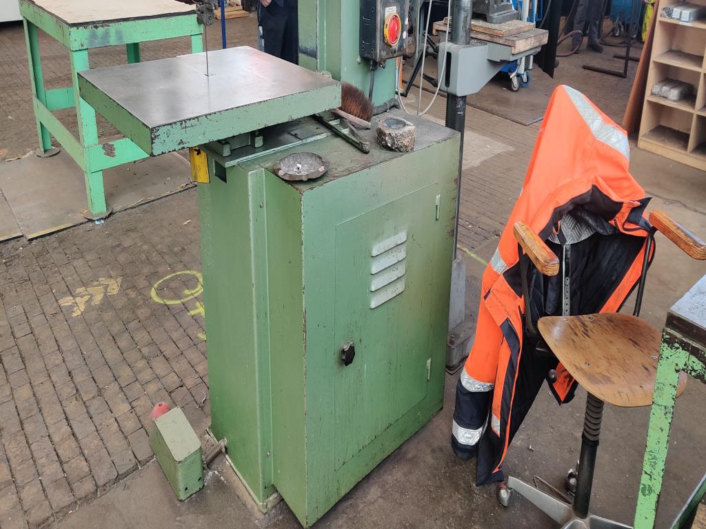 Equipos de taller y fontanería de la zona portuaria-11