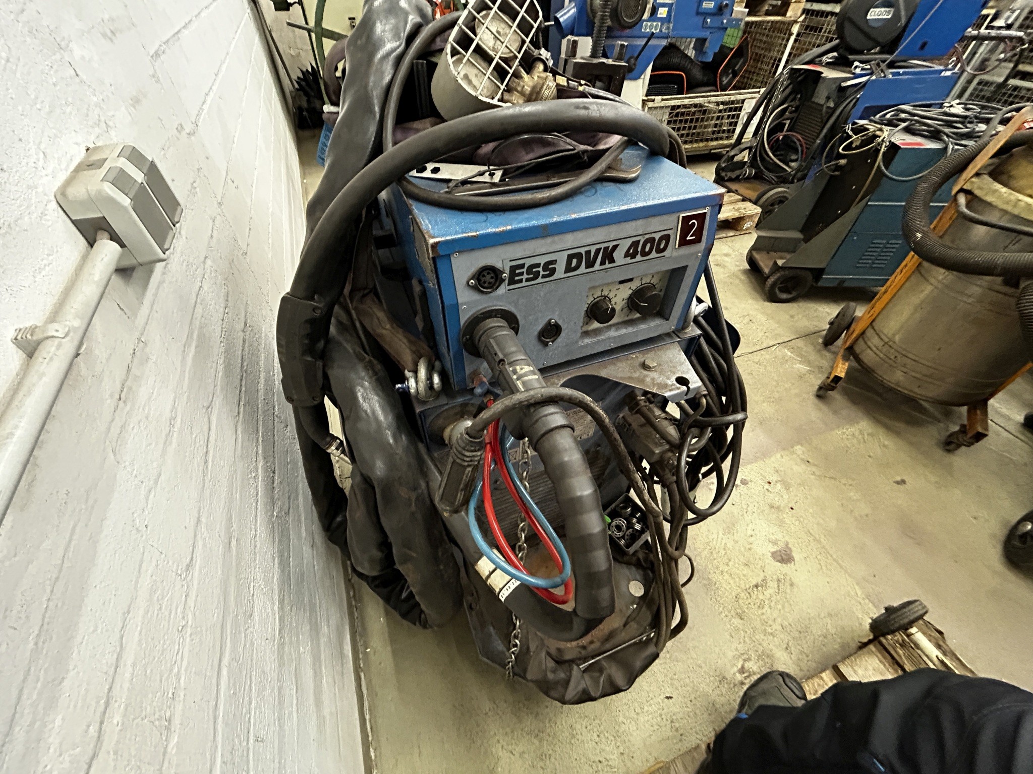 Equipos de taller y fontanería de la zona portuaria-4