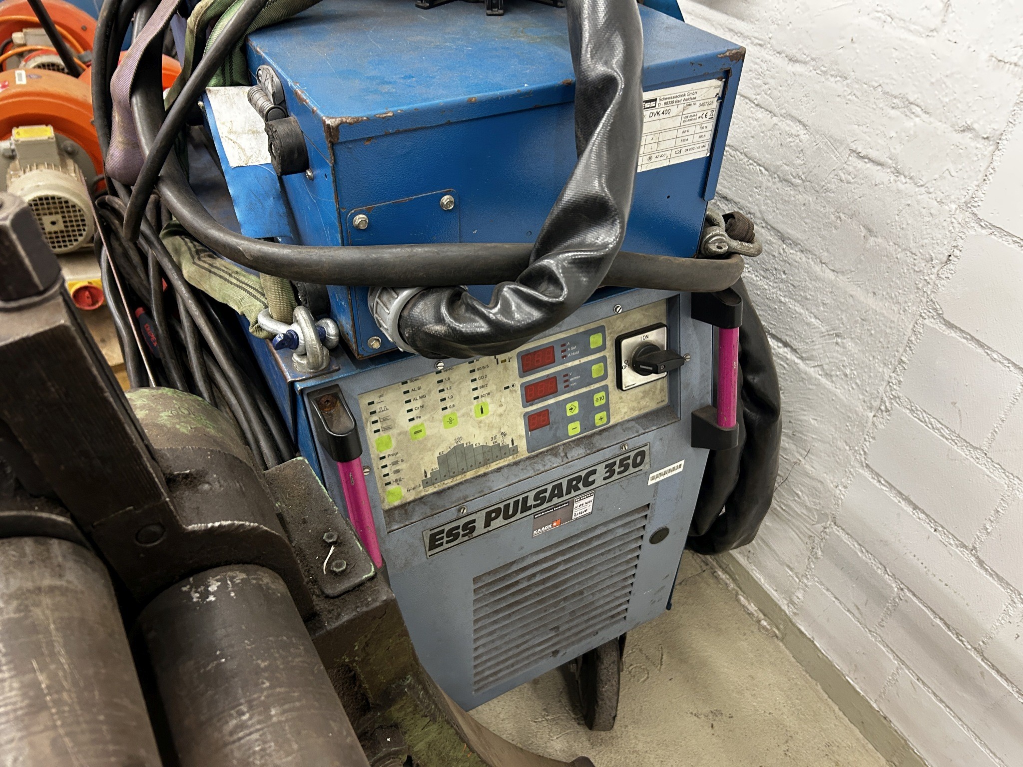 Equipos de taller y fontanería de la zona portuaria-6