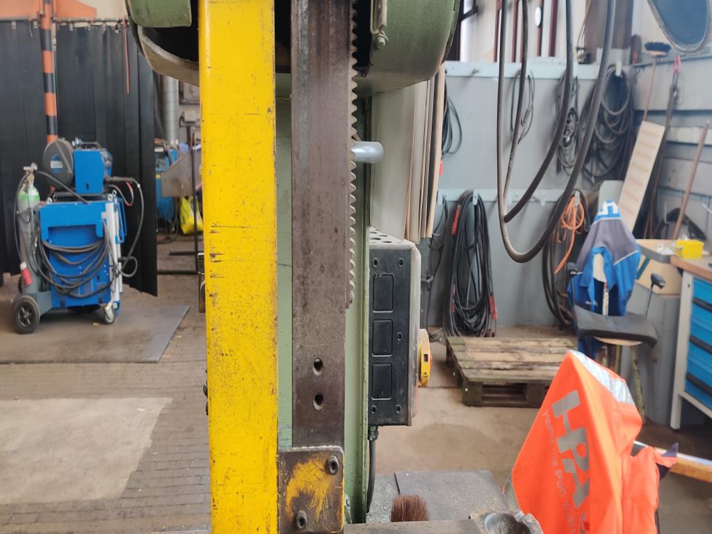 Equipos de taller y fontanería de la zona portuaria-9
