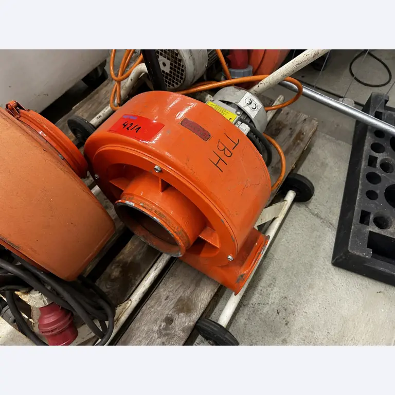 goed onderhouden technische uitrusting van het havengebied-1