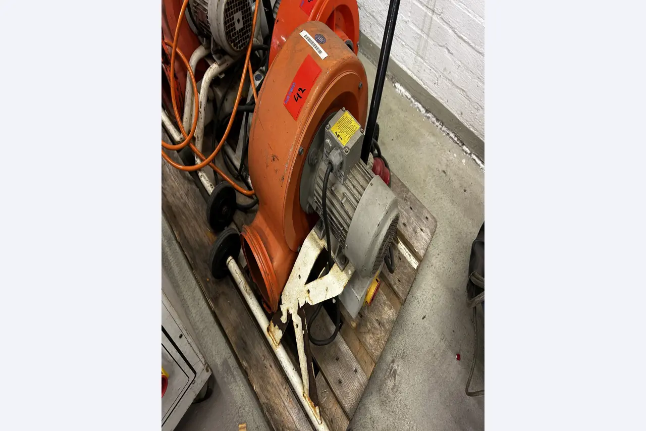 goed onderhouden technische uitrusting van het havengebied-2