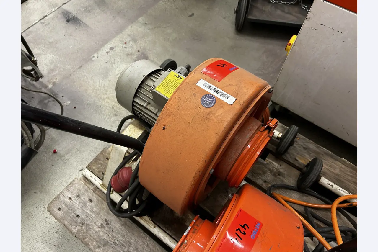 goed onderhouden technische uitrusting van het havengebied-1