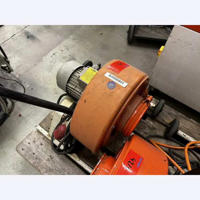 goed onderhouden technische uitrusting van het havengebied-1