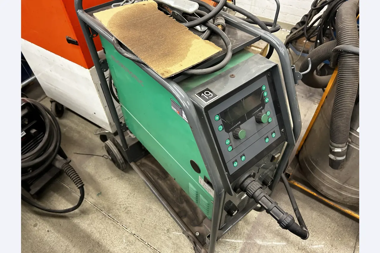 goed onderhouden technische uitrusting van het havengebied-4