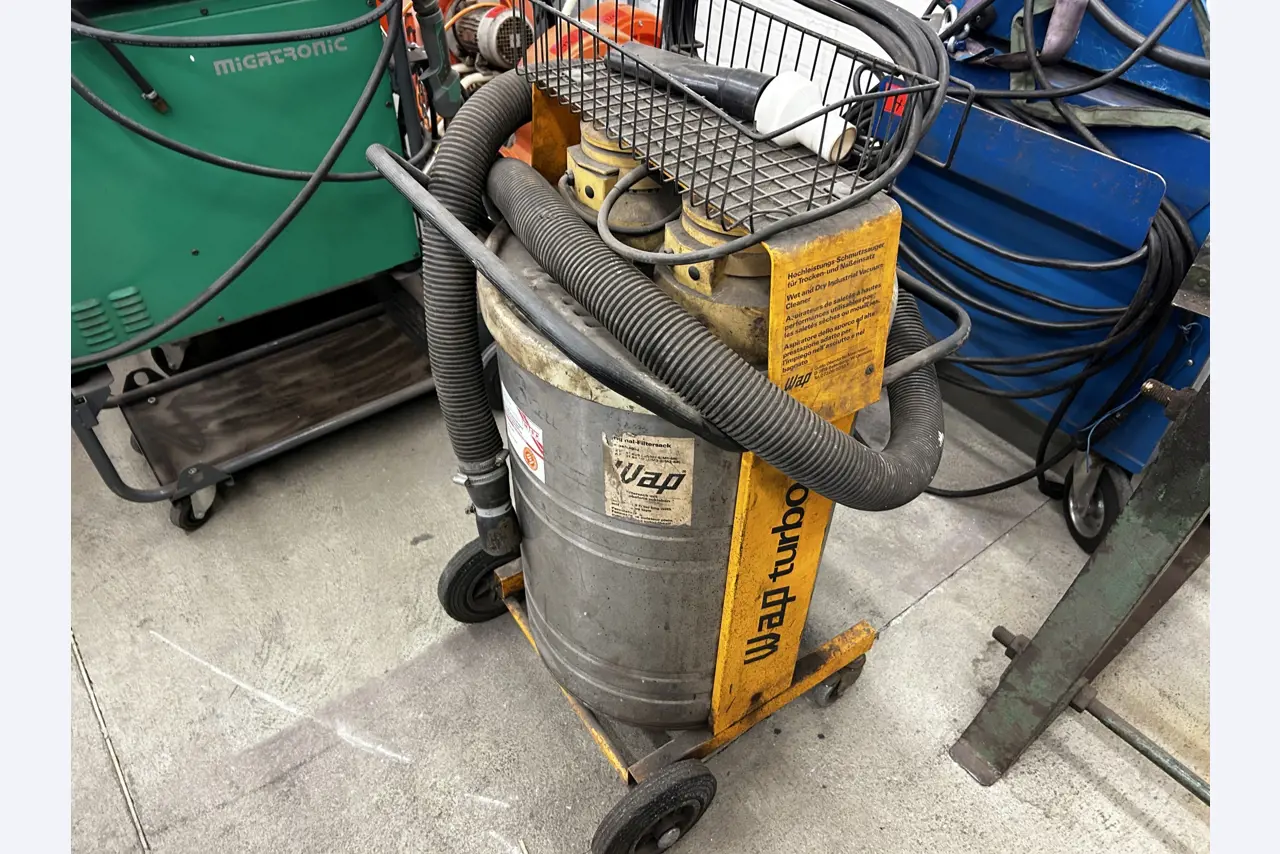 goed onderhouden technische uitrusting van het havengebied-3