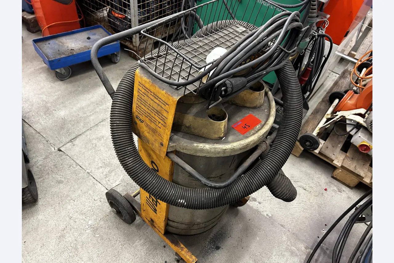 goed onderhouden technische uitrusting van het havengebied-4