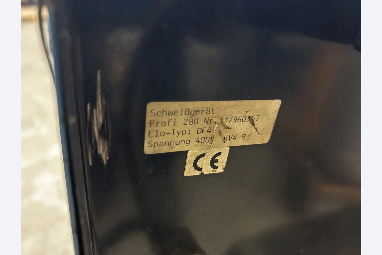 goed onderhouden technische uitrusting van het havengebied-2