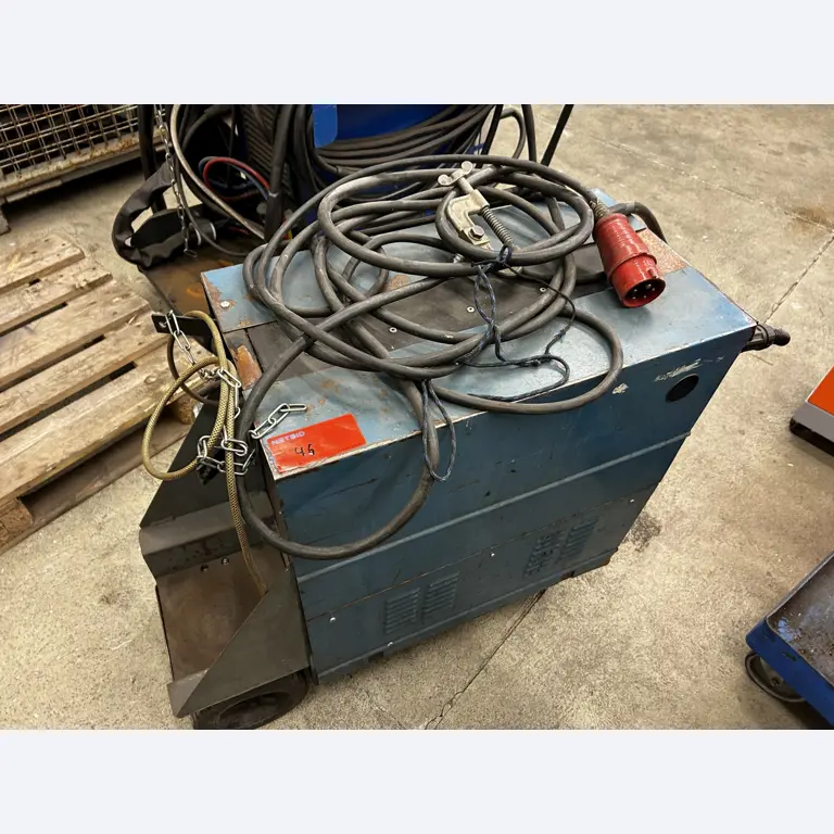 goed onderhouden technische uitrusting van het havengebied-3