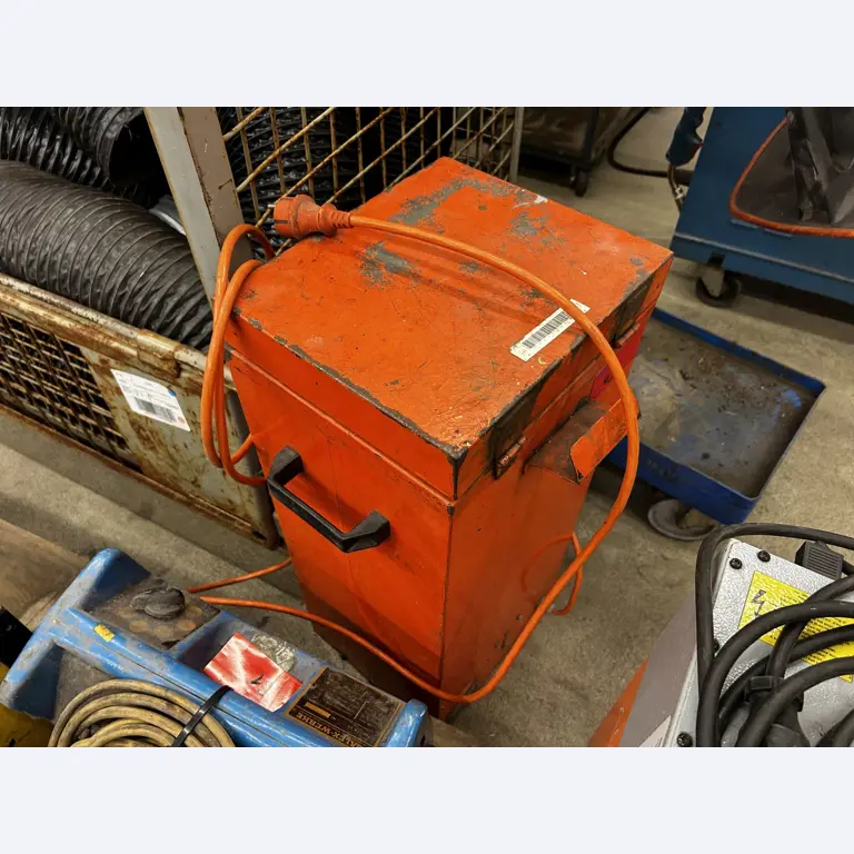 equipamento técnico bem conservado da zona portuária-2