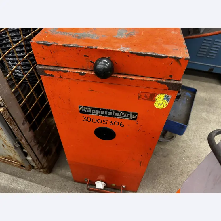 equipamento técnico bem conservado da zona portuária-3