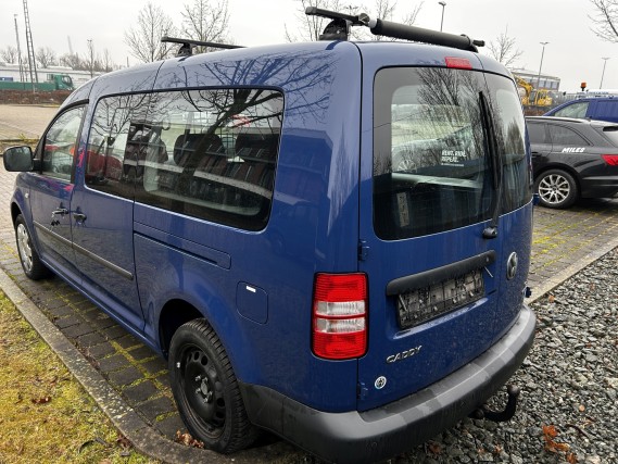 Barco de trabalho (barco de sondagem) "Deepenschriewer IV" <br>bem como barcaças residenciais "WS 3"

-10