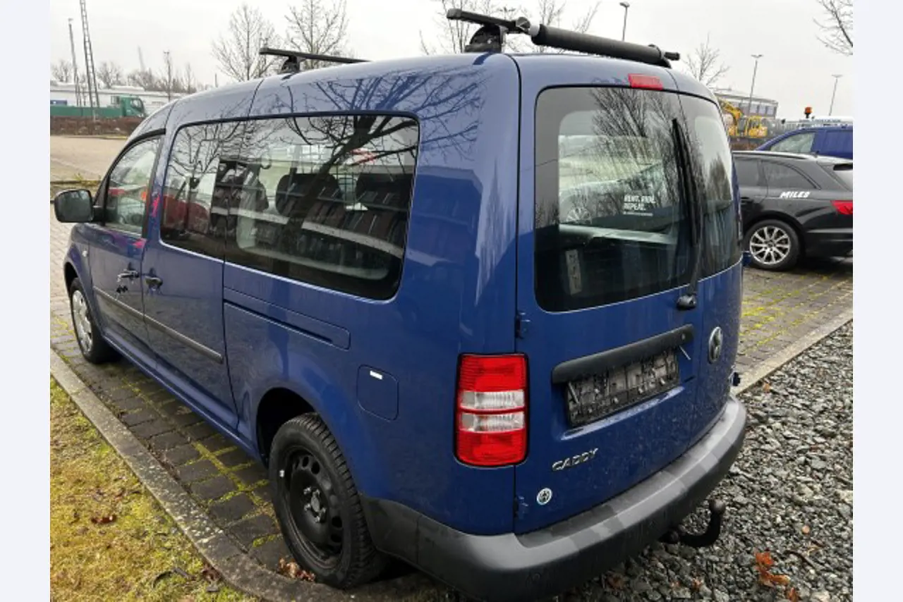 Working ship (direction finding boat) "Deepenschriewer IV" <br>and living barge "WS 3"-10