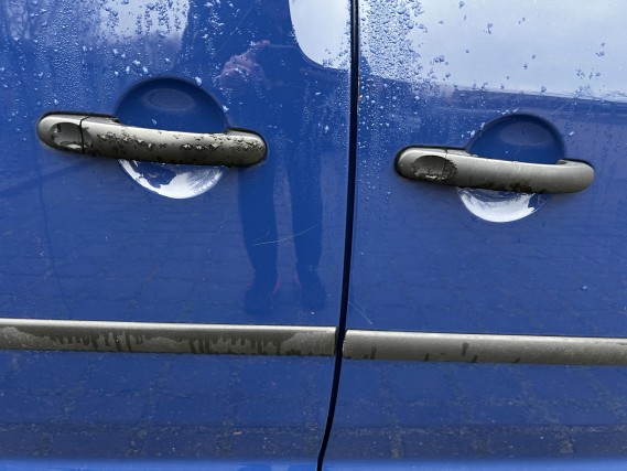 Barco de trabalho (barco de sondagem) "Deepenschriewer IV" <br>bem como barcaças residenciais "WS 3"

-6