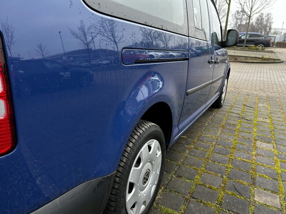 Barco de trabalho (barco de sondagem) "Deepenschriewer IV" <br>bem como barcaças residenciais "WS 3"

-7