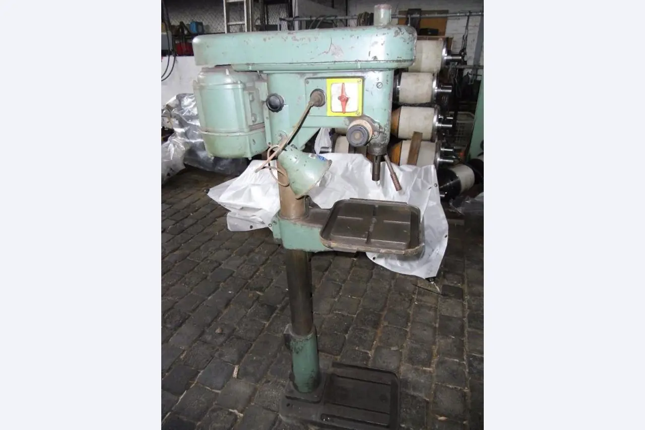 quebra-gelo/ rebocador motorizado bem conservado <br>"Hugo Lentz"-30