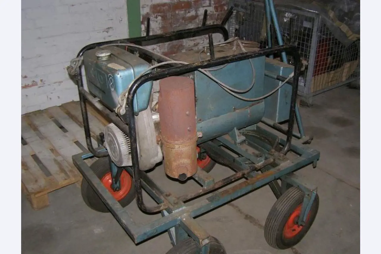 quebra-gelo/ rebocador motorizado bem conservado <br>"Hugo Lentz"-52