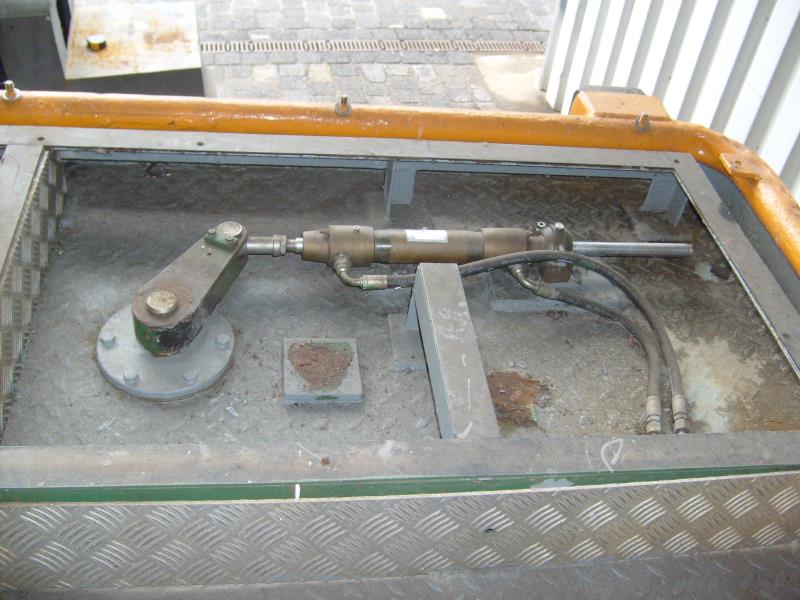 well-maintained Vessel Ice boat/ tug<br>"Hugo Lentz"-9