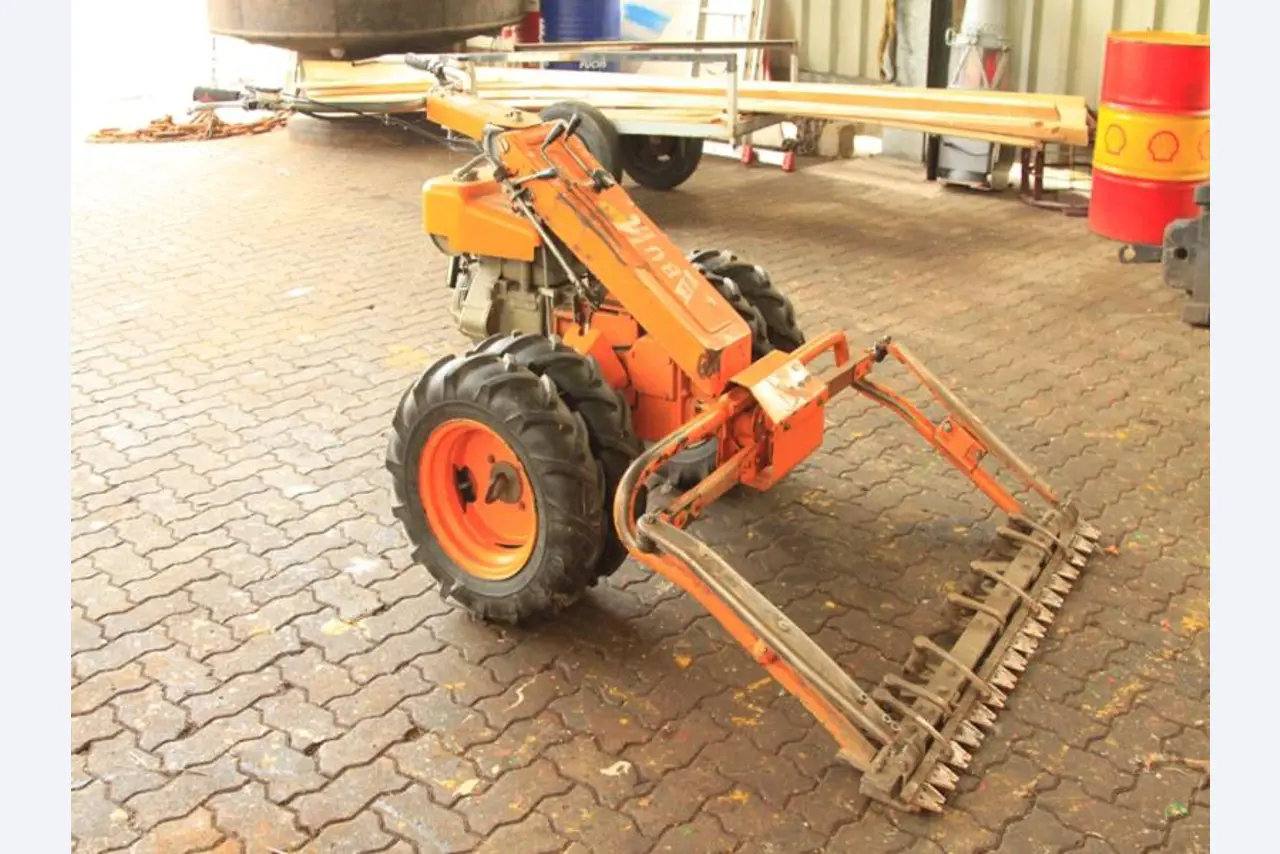 quebra-gelo/ rebocador motorizado bem conservado <br>"Hugo Lentz"-3