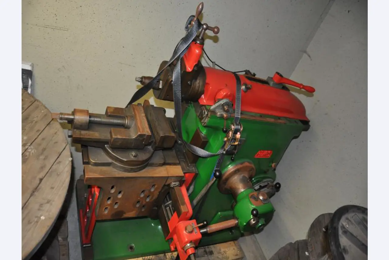 gepflegter Eisbrecher/ Motorschlepper <br>"Hugo Lentz"-9