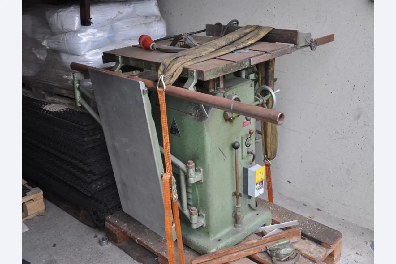 quebra-gelo/ rebocador motorizado bem conservado <br>"Hugo Lentz"-4