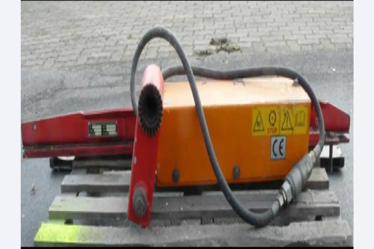 well-maintained Vessel Ice boat/ tug<br>"Hugo Lentz"-5