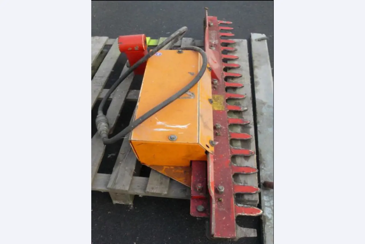 well-maintained Vessel Ice boat/ tug<br>"Hugo Lentz"-8