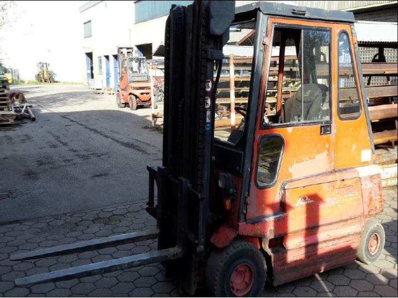well-maintained Vessel Ice boat/ tug<br>"Hugo Lentz"-4