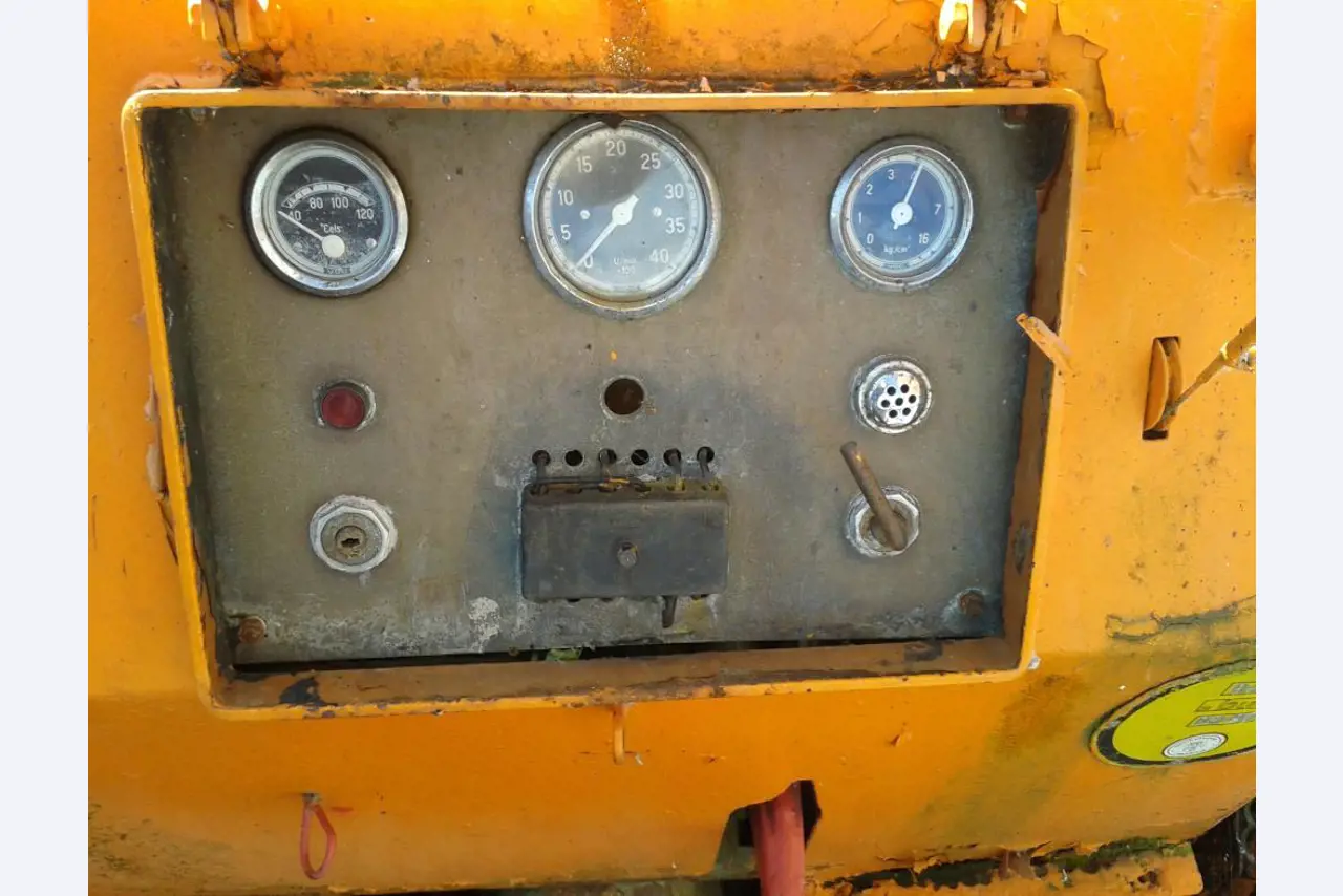 well-maintained Vessel Ice boat/ tug<br>"Hugo Lentz"-11
