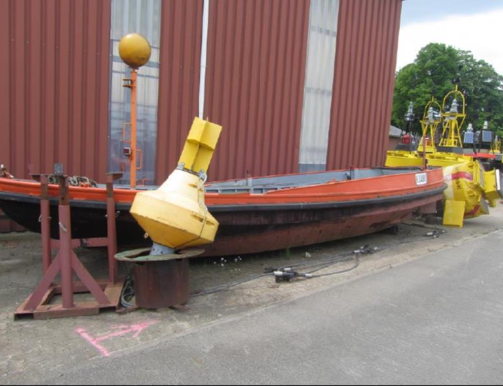 well-maintained Vessel Ice boat/ tug<br>"Hugo Lentz"-8