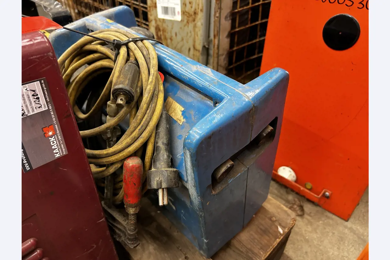 goed onderhouden technische uitrusting van het havengebied-3