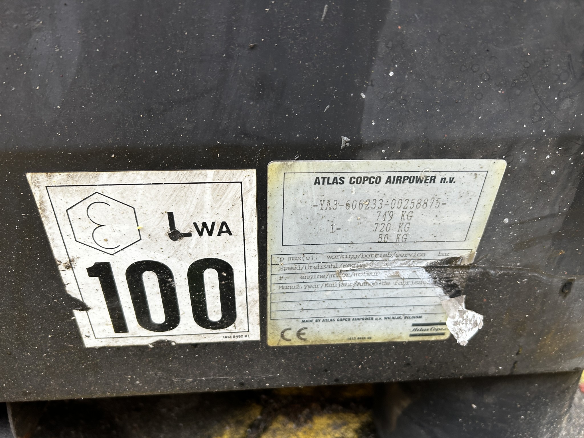 div. Werkstatteinrichtung sowie Fahrzeuge aus dem Hafenumfeld-6
