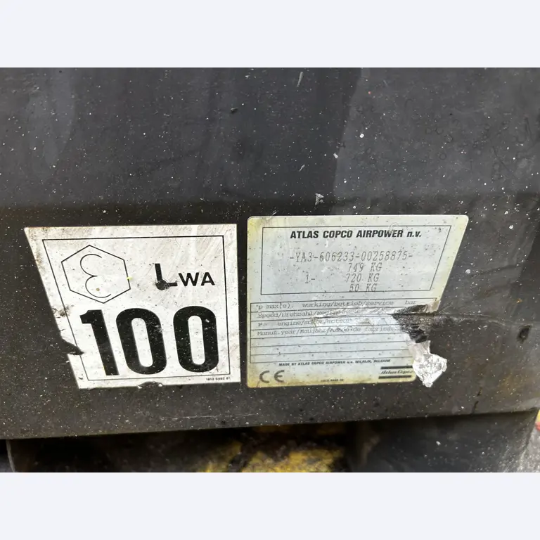 div. Werkstatteinrichtung sowie Fahrzeuge aus dem Hafenumfeld-6