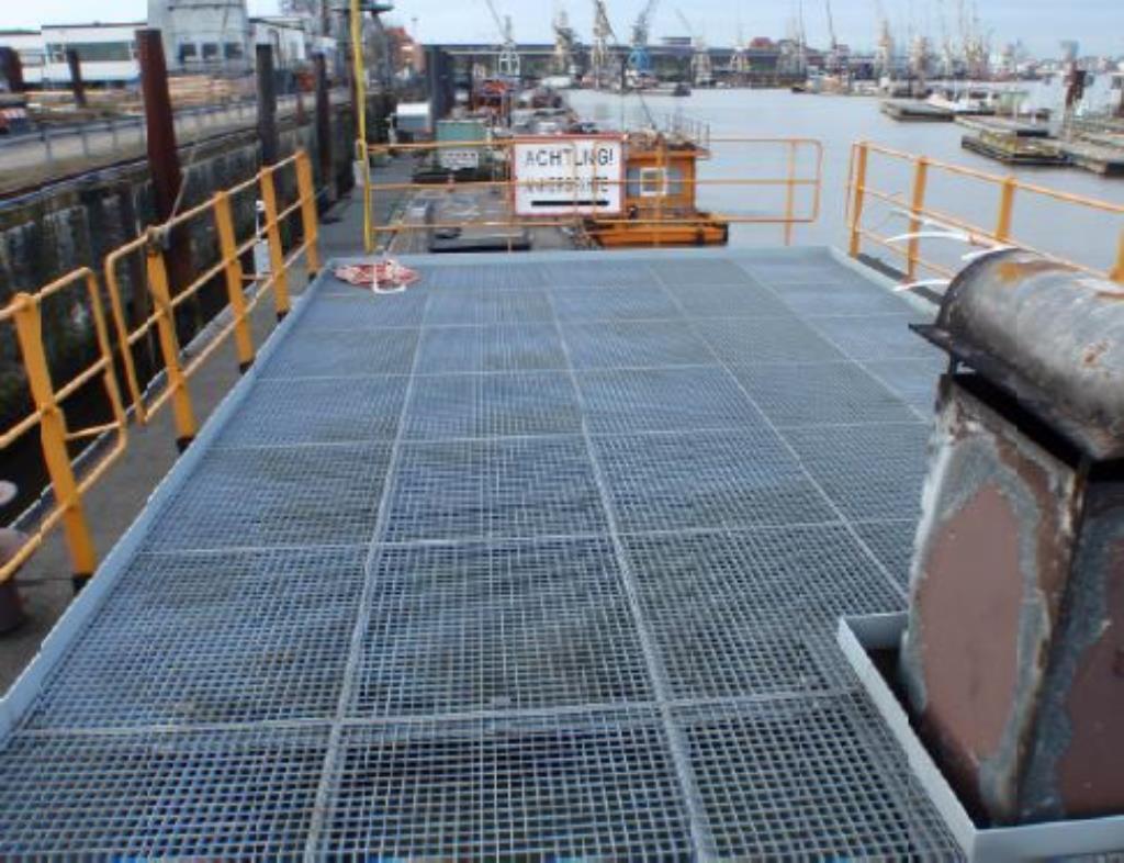 quebra-gelo/ rebocador motorizado bem conservado <br>"Hugo Lentz"-11