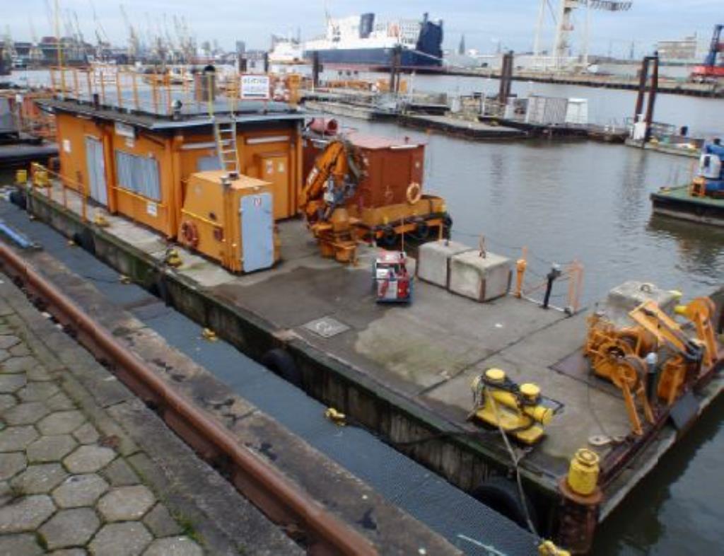 quebra-gelo/ rebocador motorizado bem conservado <br>"Hugo Lentz"-1