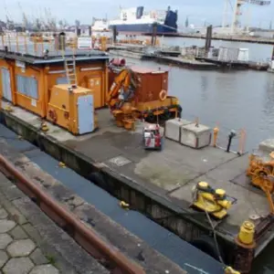 Dispositivo de trabajo flotante/embarcadero de trabajo en pontón (Prahm 2)