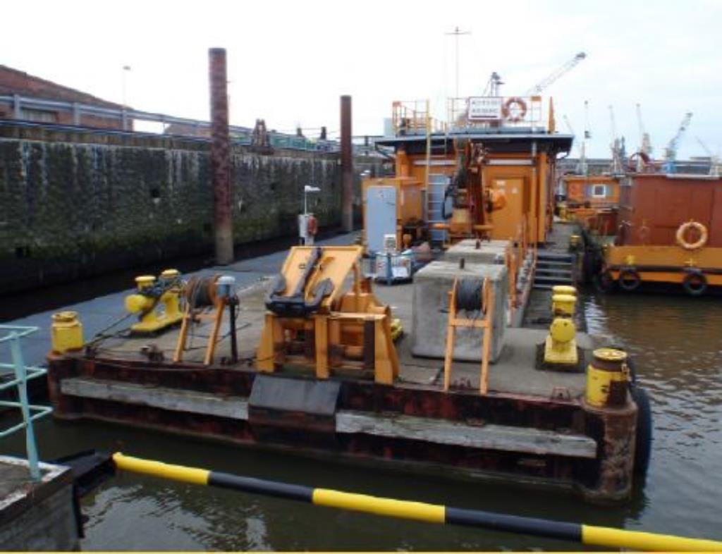 quebra-gelo/ rebocador motorizado bem conservado <br>"Hugo Lentz"-17